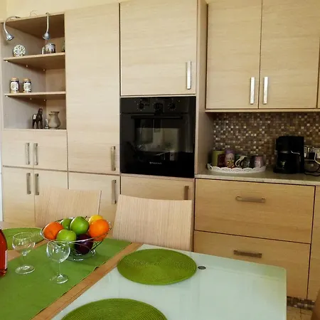 Domna Court